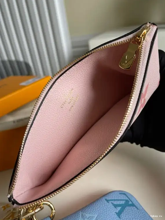 LOUIS POUCH VUITTON NTRIO 0627